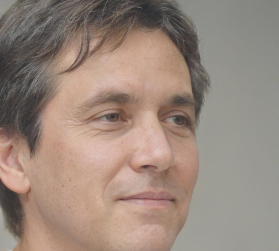 Portrait de Thomas Moreau, conseiller en gestion budgétaire